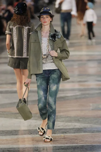 Look 22